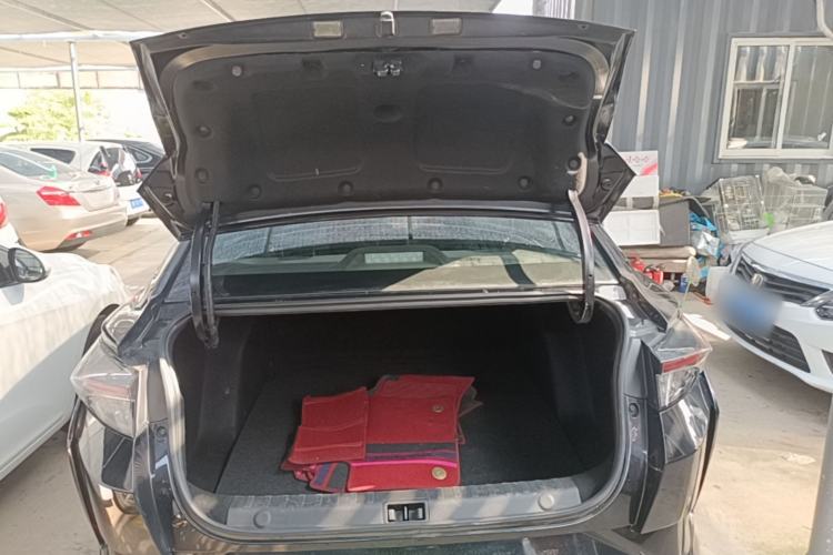 Used Dongfeng Aeolus Yixuan 2021 230T Automatic Zuiying Knight Edition Trunk