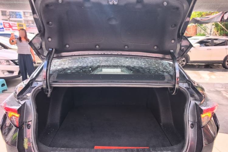 Used Dongfeng Aeolus Yixuan 2021 230T Automatic Zuiying Knight Edition Trunk