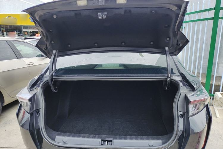 Used Dongfeng Aeolus Yixuan 2021 230T Automatic Zuiying Knight Edition Trunk