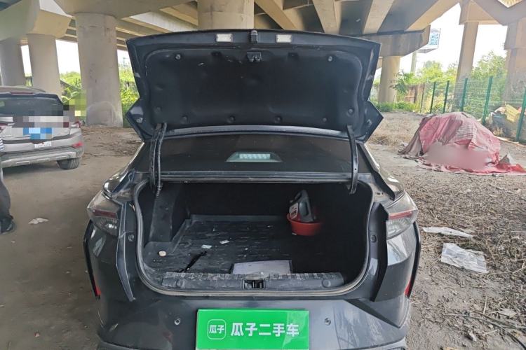 Used Dongfeng Aeolus Yixuan 2021 230T Automatic Zuiying Knight Edition Trunk