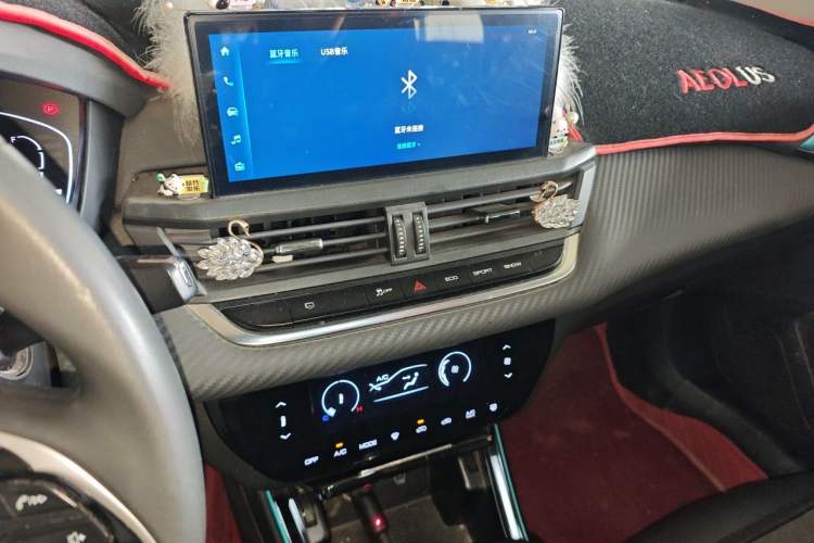 Used Dongfeng Aeolus Yixuan 2021 230T Automatic Chasing Shadow Edition Audio And AC Panel