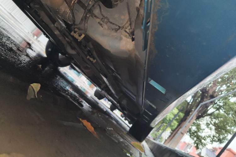 Used Dongfeng Aeolus Yixuan 2021 230T Automatic Chasing Shadow Edition Chassis Rear Right