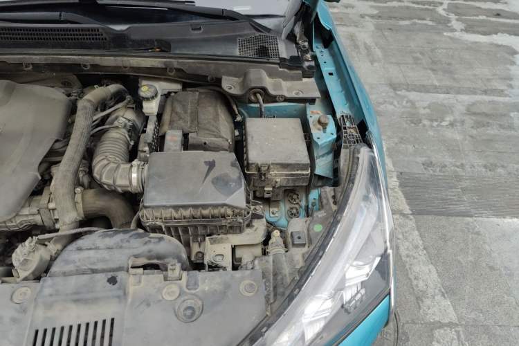 Used Dongfeng Aeolus Yixuan 2021 230T Automatic Dream-Chasing Edition Engine Bay Left