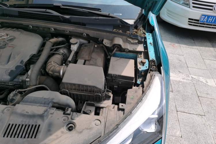 Used Dongfeng Aeolus Yixuan 2021 230T Automatic Glory Edition Engine Bay Left