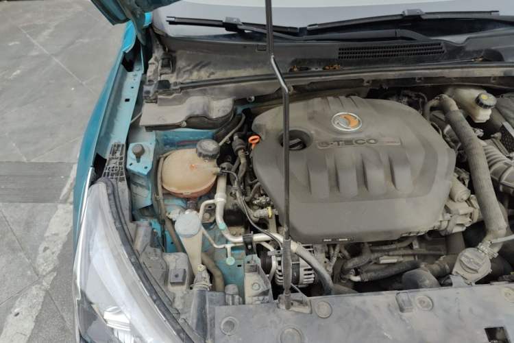 Used Dongfeng Aeolus Yixuan 2021 230T Automatic Dream-Chasing Edition Engine Bay Right