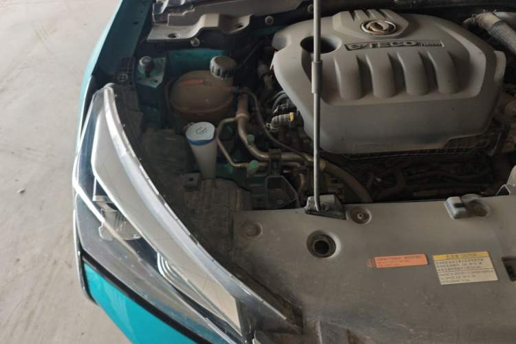 Used Dongfeng Aeolus Yixuan 2021 230T Automatic Chasing Shadow Edition Engine Bay Right