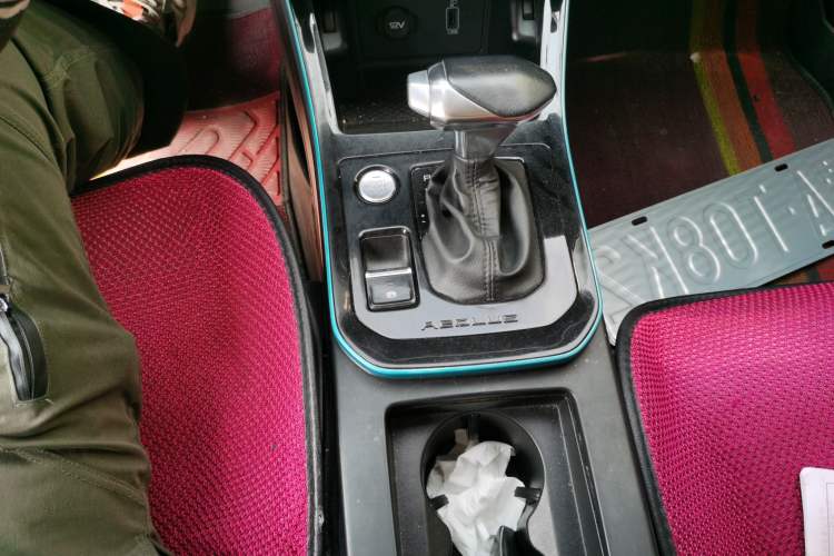 Used Dongfeng Aeolus Yixuan 2021 230T Automatic Glory Edition Gear Lever
