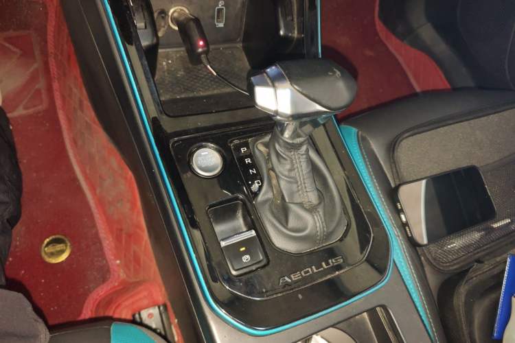 Used Dongfeng Aeolus Yixuan 2021 230T Automatic Chasing Shadow Edition Gear Lever