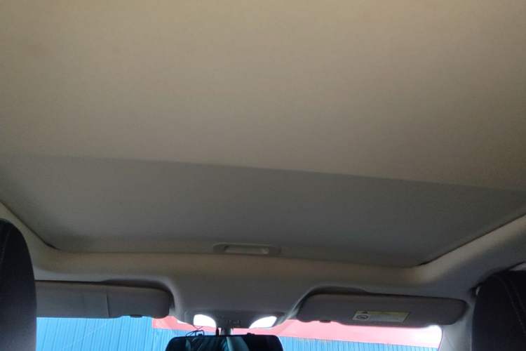 Used Dongfeng Aeolus Yixuan 2021 230T Automatic Chasing Shadow Edition Headliner