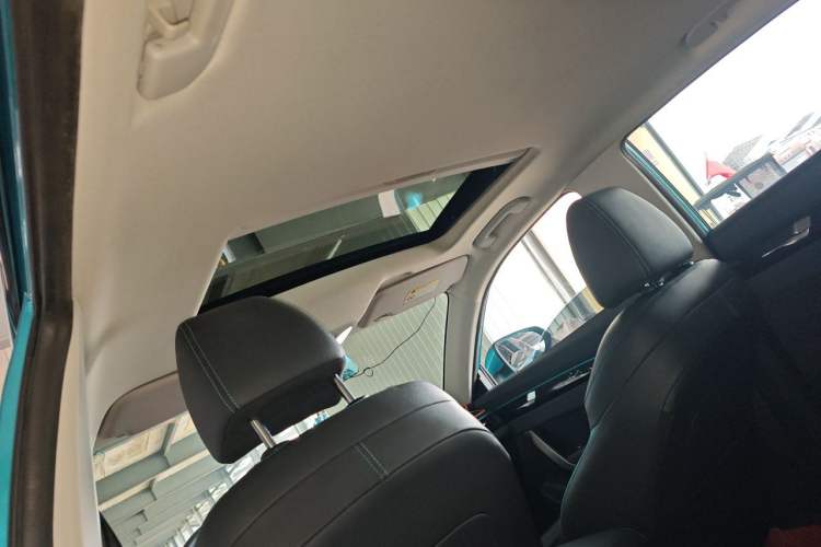 Used Dongfeng Aeolus Yixuan 2021 230T Automatic Chasing Shadow Edition Headliner