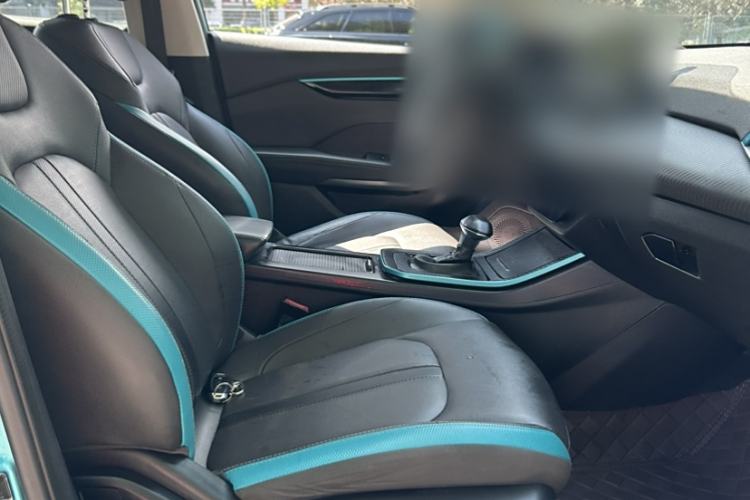 Used Dongfeng Aeolus Yixuan 2021 230T Automatic Chasing Shadow Edition Interior 2