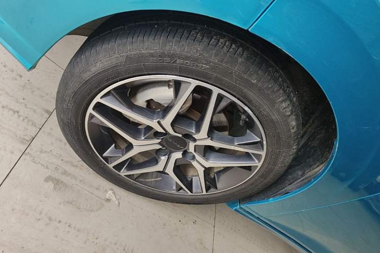 Used Dongfeng Aeolus Yixuan 2021 230T Automatic Dream-Chasing Edition Left Front Wheel Hub