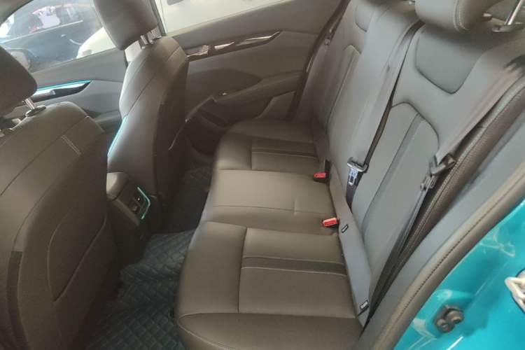 Used Dongfeng Aeolus Yixuan 2021 230T Automatic Dream-Chasing Edition Left Rear Seat