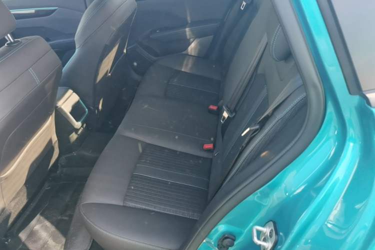 Used Dongfeng Aeolus Yixuan 2021 230T Automatic Glory Edition Left Rear Seat
