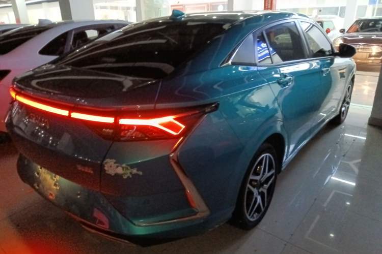 Used Dongfeng Aeolus Yixuan 2021 230T Automatic Chasing Shadow Edition Rear Right 45 Deg