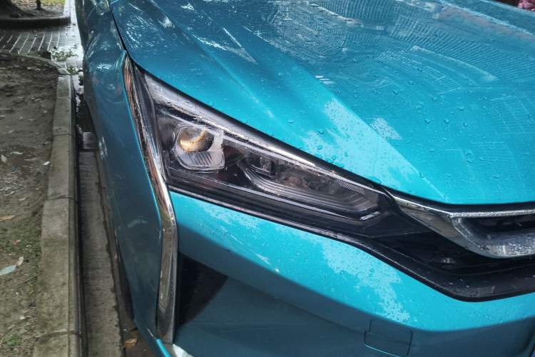 Used Dongfeng Aeolus Yixuan 2021 230T Automatic Chasing Shadow Edition Right Front Headlight