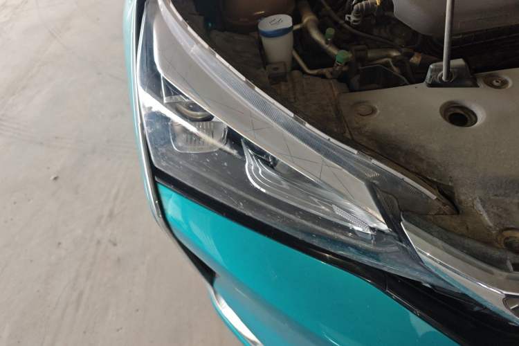 Used Dongfeng Aeolus Yixuan 2021 230T Automatic Chasing Shadow Edition Right Front Headlight
