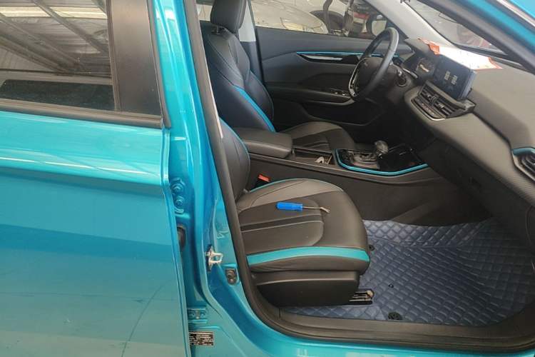 Used Dongfeng Aeolus Yixuan 2021 230T Automatic Dream-Chasing Edition Right Front Seat