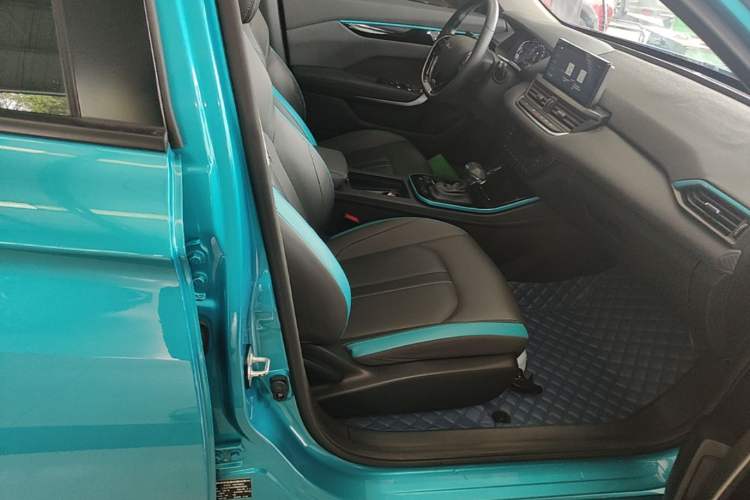 Used Dongfeng Aeolus Yixuan 2021 230T Automatic Dream-Chasing Edition Right Front Seat