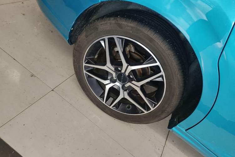Used Dongfeng Aeolus Yixuan 2021 230T Automatic Dream-Chasing Edition Right Rear Wheel Hub