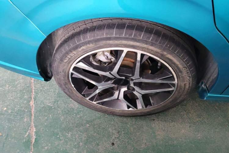 Used Dongfeng Aeolus Yixuan 2021 230T Automatic Chasing Shadow Edition Right Rear Wheel Hub