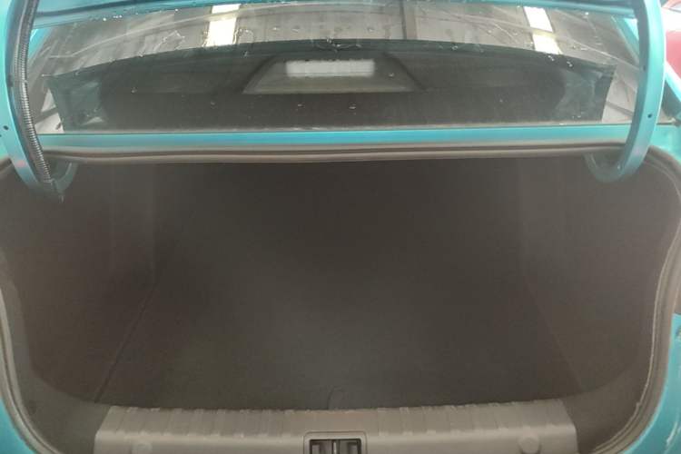 Used Dongfeng Aeolus Yixuan 2021 230T Automatic Dream-Chasing Edition Trunk