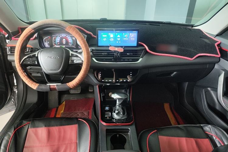 Used Dongfeng Aeolus Yixuan 2021 230T Automatic Chasing Shadow Edition Center Console