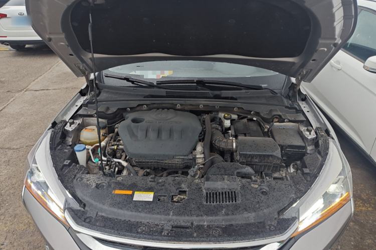 Used Dongfeng Aeolus Yixuan 2021 230T Automatic Glory Edition Engine Bay