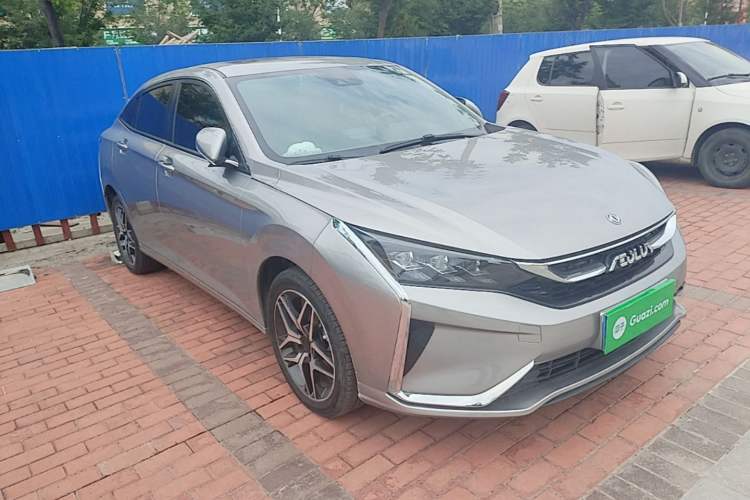Used Dongfeng Aeolus Yixuan 2021 230T Automatic Dream-Chasing Edition Front Right 45 Deg