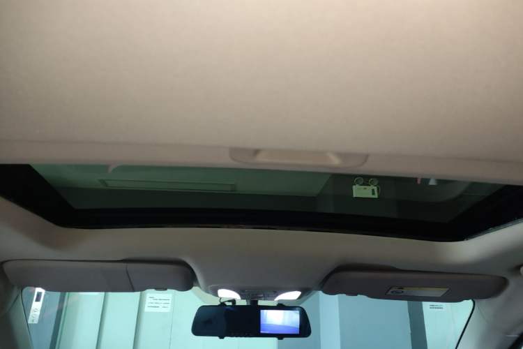 Used Dongfeng Aeolus Yixuan 2021 230T Automatic Chasing Shadow Edition Headliner