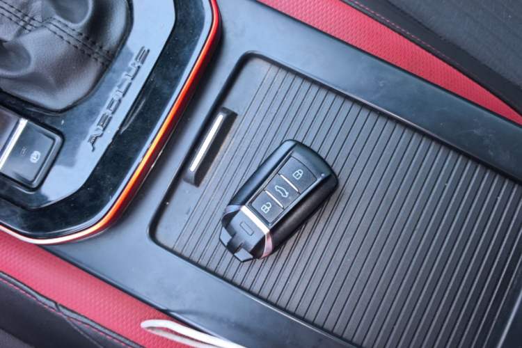 Used Dongfeng Aeolus Yixuan 2021 230T Automatic Glory Edition Interior 1