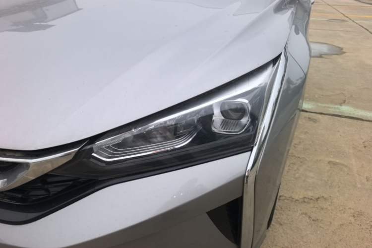 Used Dongfeng Aeolus Yixuan 2021 230T Automatic Glory Edition Left Front Headlight