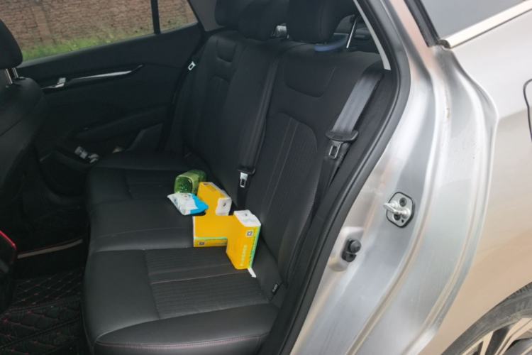 Used Dongfeng Aeolus Yixuan 2021 230T Automatic Glory Edition Left Rear Seat