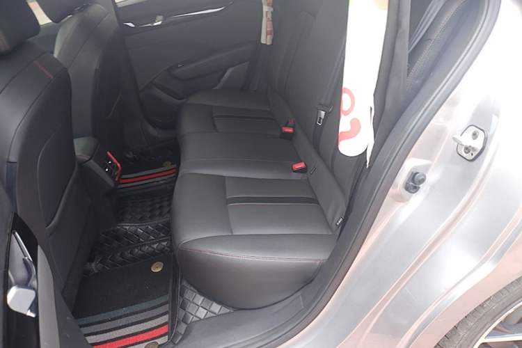 Used Dongfeng Aeolus Yixuan 2021 230T Automatic Dream-Chasing Edition Left Rear Seat