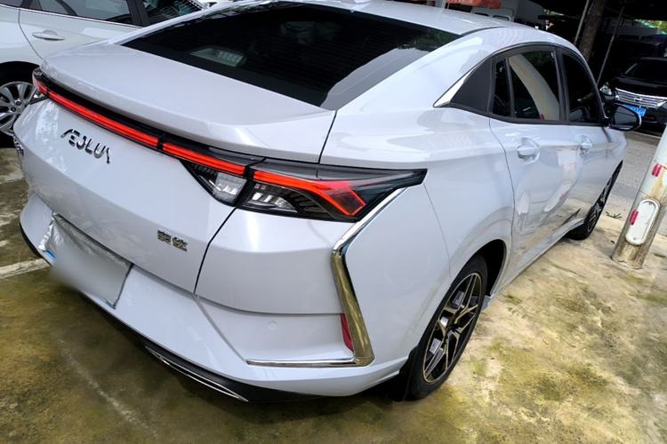 Used Dongfeng Aeolus Yixuan 2021 230T Automatic Dream-Chasing Edition Rear Right 45 Deg