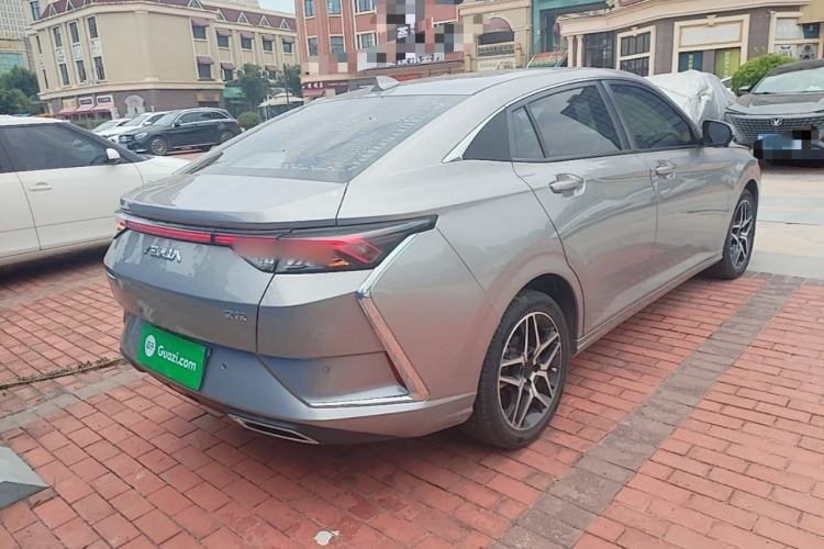 Used Dongfeng Aeolus Yixuan 2021 230T Automatic Dream-Chasing Edition Rear Right 45 Deg