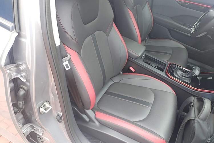 Used Dongfeng Aeolus Yixuan 2021 230T Automatic Dream-Chasing Edition Right Front Seat