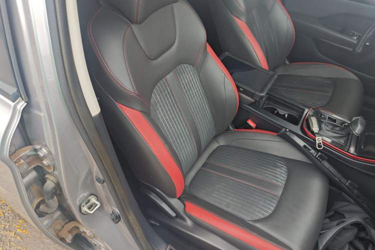 Used Dongfeng Aeolus Yixuan 2021 230T Automatic Glory Edition Right Front Seat