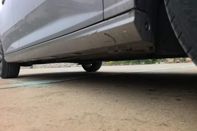 Used Dongfeng Aeolus Yixuan 2021 230T Automatic Glory Edition Right Side Sill