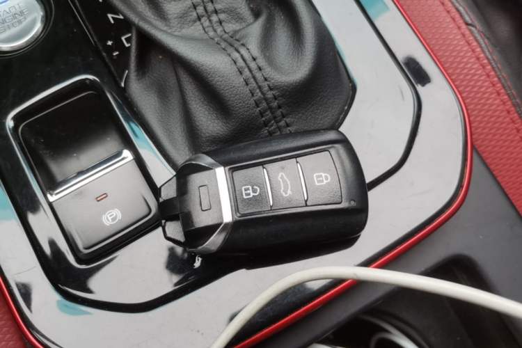 Used Dongfeng Aeolus Yixuan 2021 230T Automatic Dream-Chasing Edition Vehicle Key