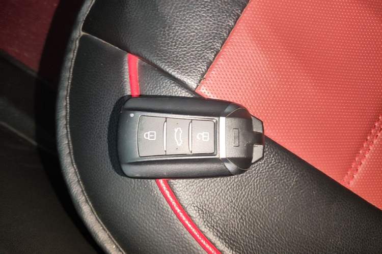 Used Dongfeng Aeolus Yixuan 2021 230T Automatic Chasing Shadow Edition Vehicle Key