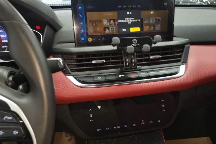 Used Dongfeng Aeolus Yixuan 2021 230T Automatic Hunter Edition Audio And AC Panel