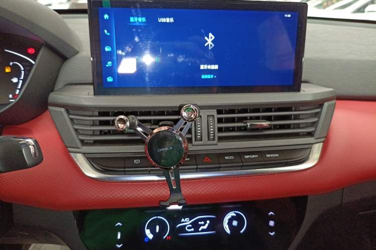 Used Dongfeng Aeolus Yixuan 2021 230T Automatic Zuiying Knight Edition Audio And AC Panel