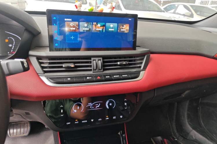 Used Dongfeng Aeolus Yixuan 2021 230T Automatic Zuiying Knight Edition Audio And AC Panel