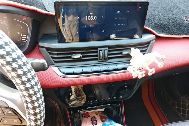 Used Dongfeng Aeolus Yixuan 2021 230T Automatic Zuiying Knight Edition Audio And AC Panel