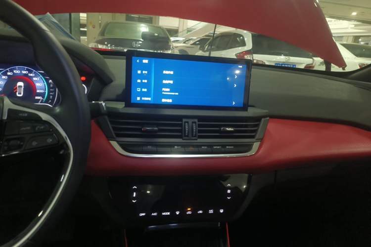 Used Dongfeng Aeolus Yixuan 2021 230T Automatic Zuiying Knight Edition Audio And AC Panel