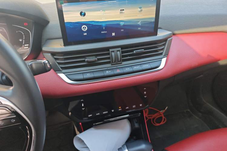 Used Dongfeng Aeolus Yixuan 2021 230T Automatic Hunter Edition Audio And AC Panel