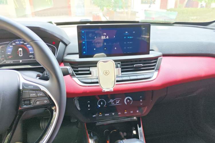 Used Dongfeng Aeolus Yixuan 2021 230T Automatic Zuiying Knight Edition Audio And AC Panel