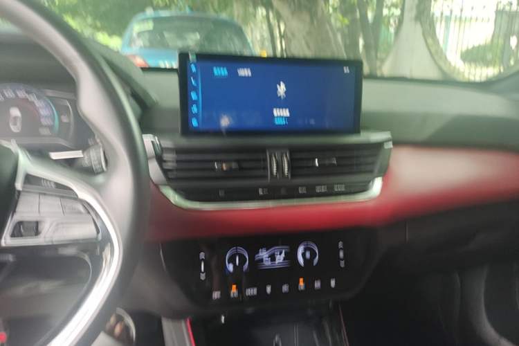 Used Dongfeng Aeolus Yixuan 2021 230T Automatic Zuiying Knight Edition Center Console