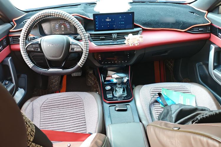Used Dongfeng Aeolus Yixuan 2021 230T Automatic Zuiying Knight Edition Center Console